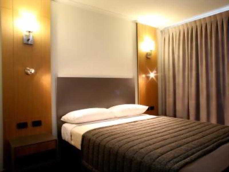 Metro Hotel Ipswich International Quarto foto